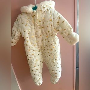 Baby Girl 6-9 months puffer coat White with Gold Hearts